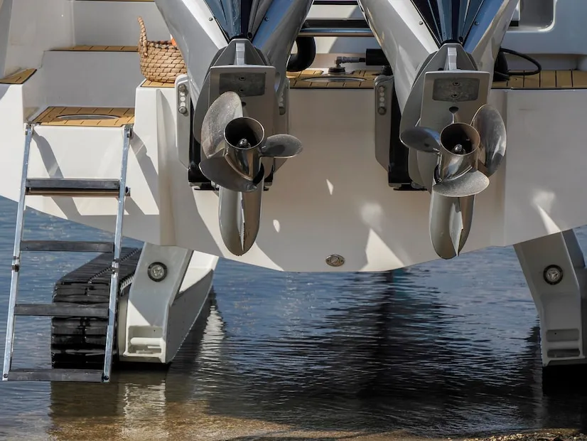engine-propeller-motorboat-detai twistedbelectric